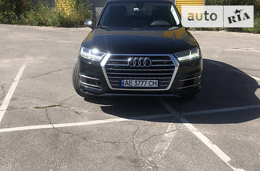 Внедорожник / Кроссовер Audi Q7 2015 в Днепре