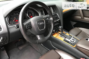 Внедорожник / Кроссовер Audi Q7 2010 в Луцке