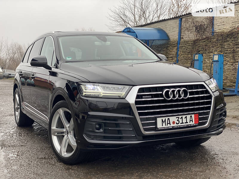 Внедорожник / Кроссовер Audi Q7 2016 в 