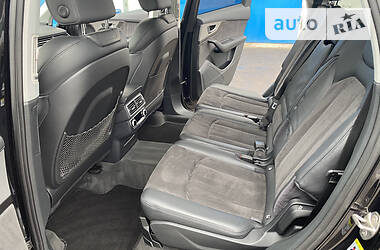 Внедорожник / Кроссовер Audi Q7 2016 в 