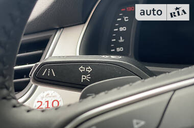 Внедорожник / Кроссовер Audi Q7 2016 в 