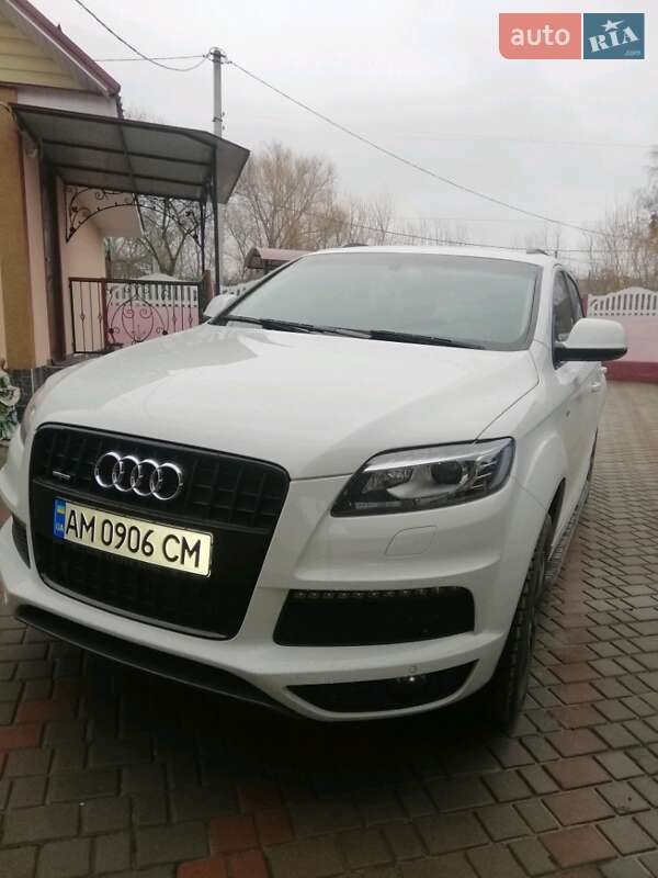 Внедорожник / Кроссовер Audi Q7 2015 в Звягеле