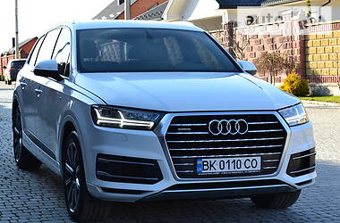 Внедорожник / Кроссовер Audi Q7 2015 в Ровно