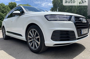 Позашляховик / Кросовер Audi Q7 2016 в Золотоноші