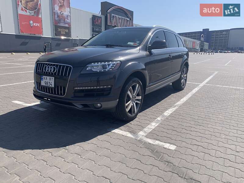 Позашляховик / Кросовер Audi Q7 2011 в 
