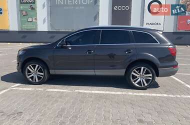 Позашляховик / Кросовер Audi Q7 2011 в 