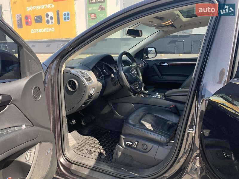 Позашляховик / Кросовер Audi Q7 2011 в Києві