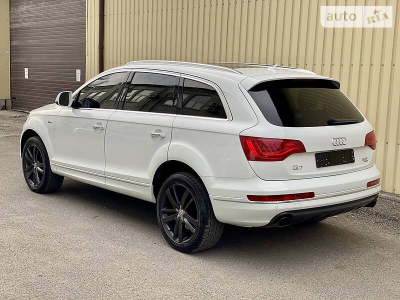 Позашляховик / Кросовер Audi Q7 2013 в Києві