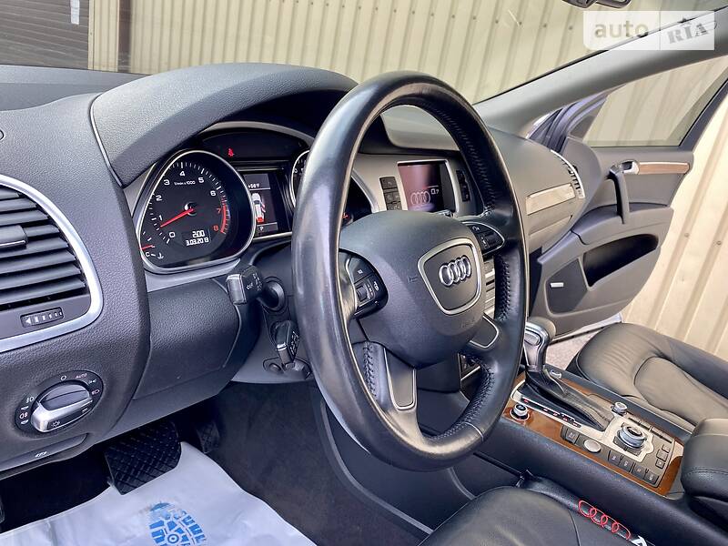 Позашляховик / Кросовер Audi Q7 2013 в Києві