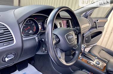 Позашляховик / Кросовер Audi Q7 2013 в 