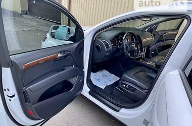 Позашляховик / Кросовер Audi Q7 2013 в 
