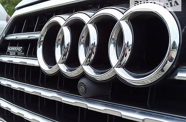 Внедорожник / Кроссовер Audi Q7 2016 в 