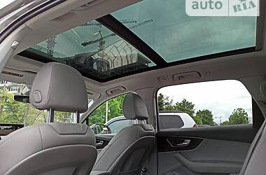 Внедорожник / Кроссовер Audi Q7 2016 в 