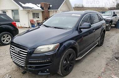 Позашляховик / Кросовер Audi Q7 2011 в 