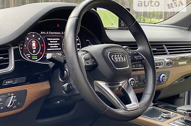 Внедорожник / Кроссовер Audi Q7 2016 в Киеве