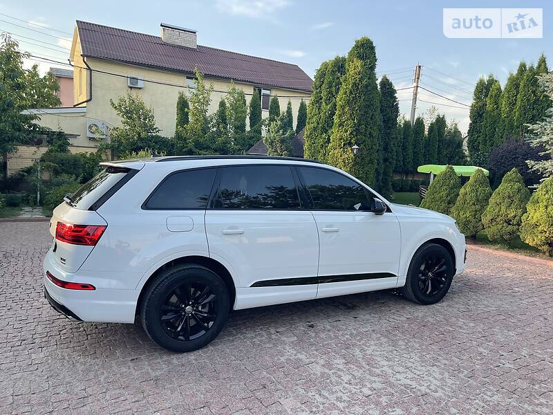 Внедорожник / Кроссовер Audi Q7 2017 в Харькове
