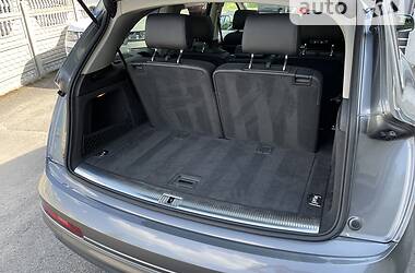 Внедорожник / Кроссовер Audi Q7 2011 в 