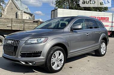 Внедорожник / Кроссовер Audi Q7 2011 в 