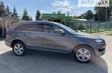Внедорожник / Кроссовер Audi Q7 2011 в 