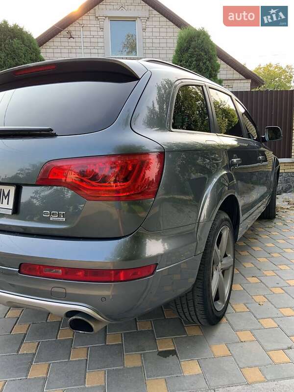 Позашляховик / Кросовер Audi Q7 2015 в Гайсину