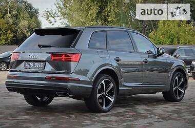 Позашляховик / Кросовер Audi Q7 2017 в Луцьку