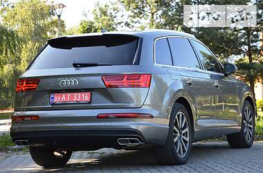 Внедорожник / Кроссовер Audi Q7 2015 в Дрогобыче