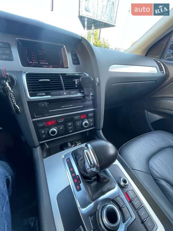 Позашляховик / Кросовер Audi Q7 2012 в Житомирі