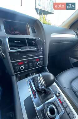 Внедорожник / Кроссовер Audi Q7 2012 в 