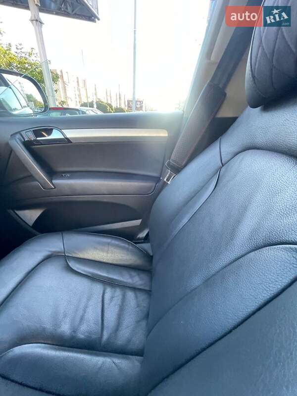 Позашляховик / Кросовер Audi Q7 2012 в Житомирі