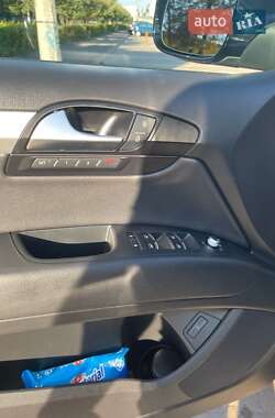 Внедорожник / Кроссовер Audi Q7 2012 в 