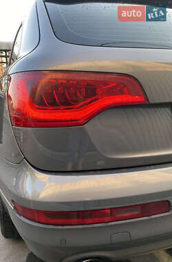 Внедорожник / Кроссовер Audi Q7 2012 в 