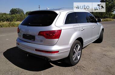 Позашляховик / Кросовер Audi Q7 2010 в 