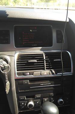 Позашляховик / Кросовер Audi Q7 2010 в 