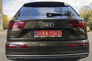 Внедорожник / Кроссовер Audi Q7 2016 в Луцке