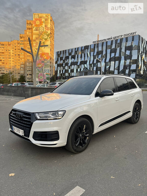 Внедорожник / Кроссовер Audi Q7 2017 в Харькове