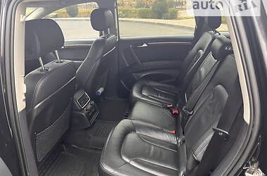 Позашляховик / Кросовер Audi Q7 2013 в 