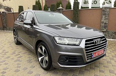 Позашляховик / Кросовер Audi Q7 2015 в Чернівцях