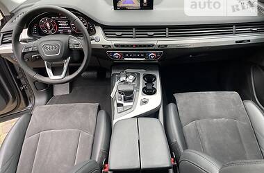 Позашляховик / Кросовер Audi Q7 2015 в Чернівцях