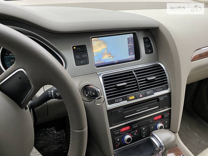 Внедорожник / Кроссовер Audi Q7 2012 в Киеве