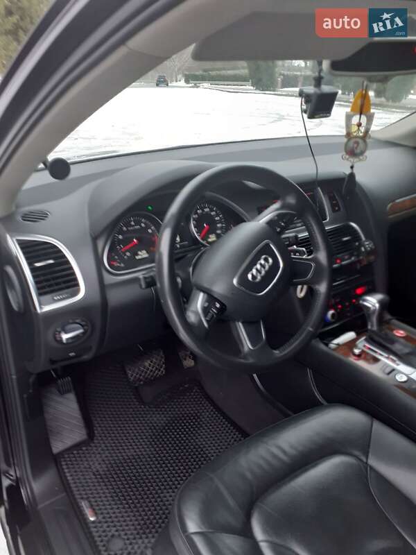 Позашляховик / Кросовер Audi Q7 2014 в Рівному