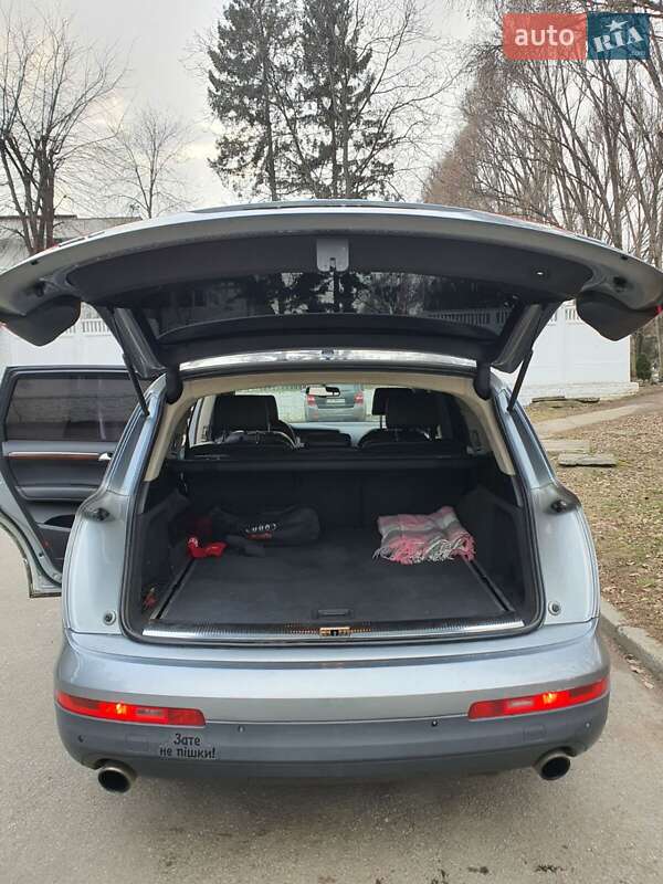 Внедорожник / Кроссовер Audi Q7 2007 в Черновцах