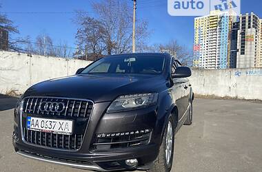 Универсал Audi Q7 2011 в Киеве