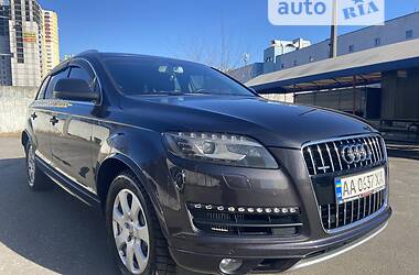 Универсал Audi Q7 2011 в 