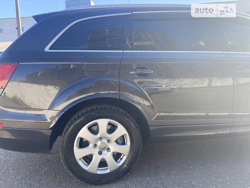 Універсал Audi Q7 2011 в Києві