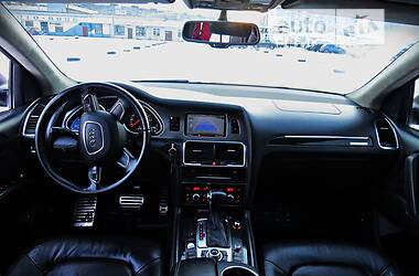 Позашляховик / Кросовер Audi Q7 2012 в 