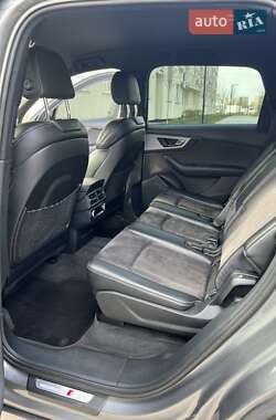 Внедорожник / Кроссовер Audi Q7 2017 в 