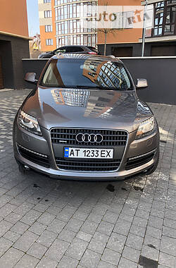 Внедорожник / Кроссовер Audi Q7 2012 в 
