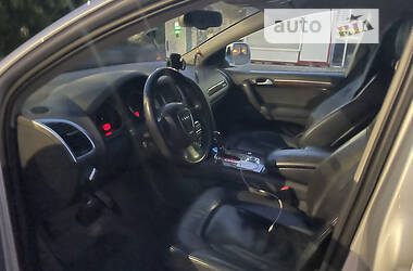 Позашляховик / Кросовер Audi Q7 2009 в 
