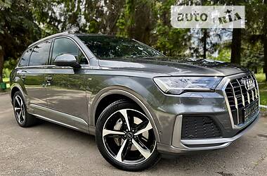 Позашляховик / Кросовер Audi Q7 2019 в Рівному