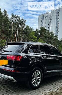 Позашляховик / Кросовер Audi Q7 2019 в Києві